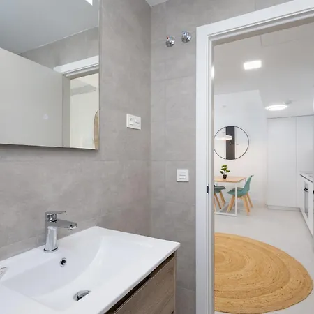 C30 Urban Comfort - Pool & Parking Apartment Malaga