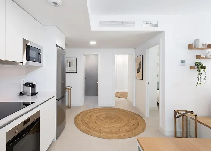 Apartment C30 Urban Comfort - Pool & Parking *