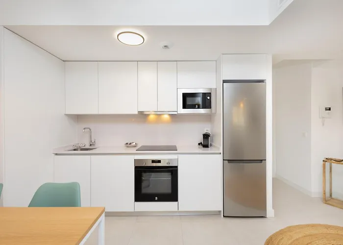 Apartment C30 Urban Comfort - Pool & Parking *