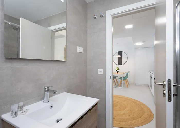 C30 Urban Comfort - Pool & Parking Apartment Malaga